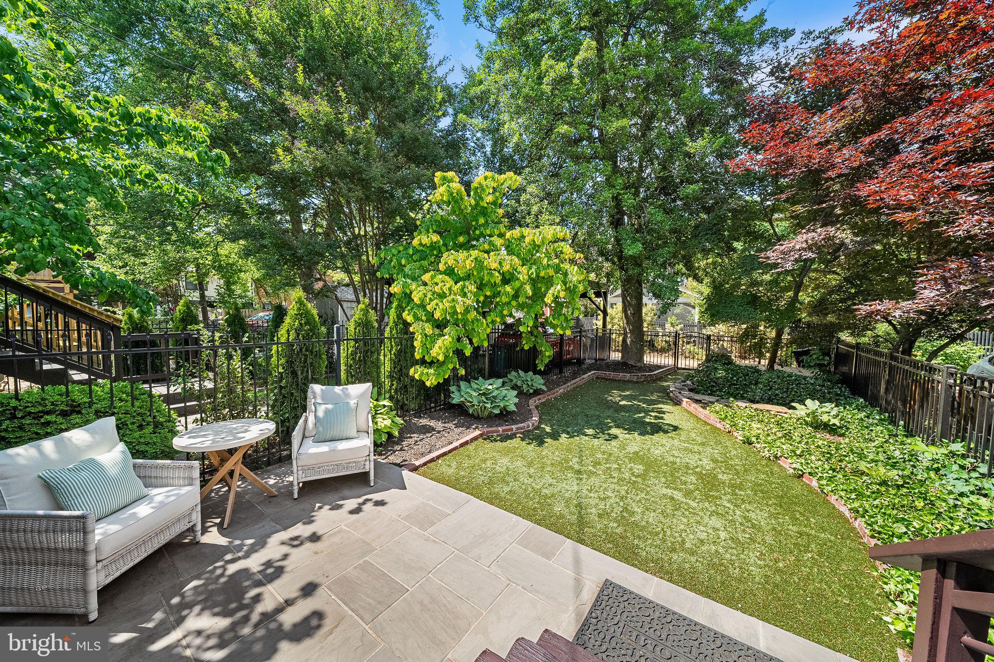 10 E LINDEN STREET