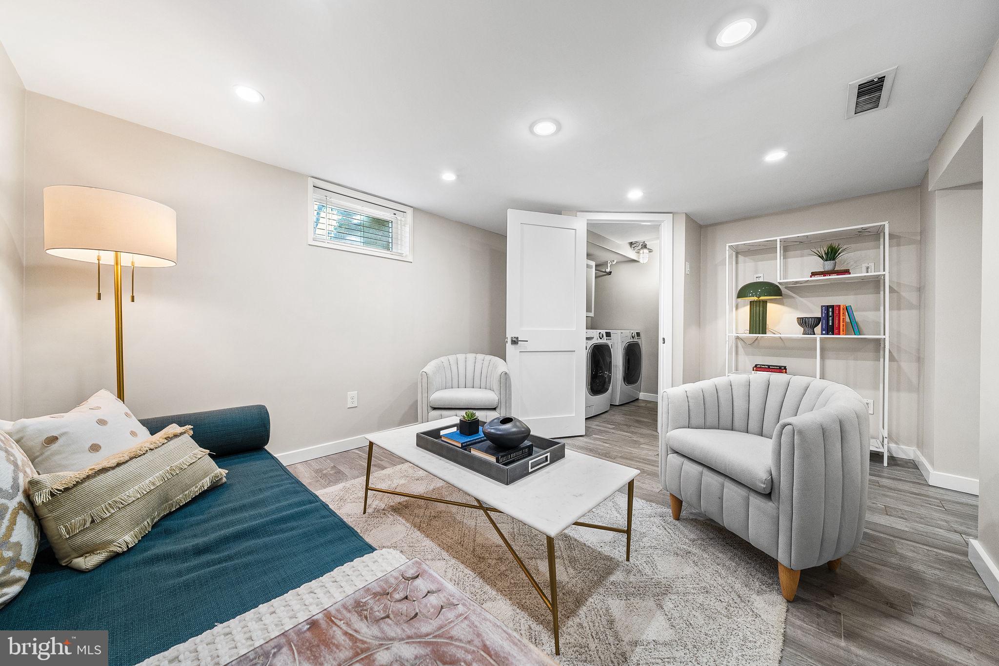 10 E LINDEN STREET