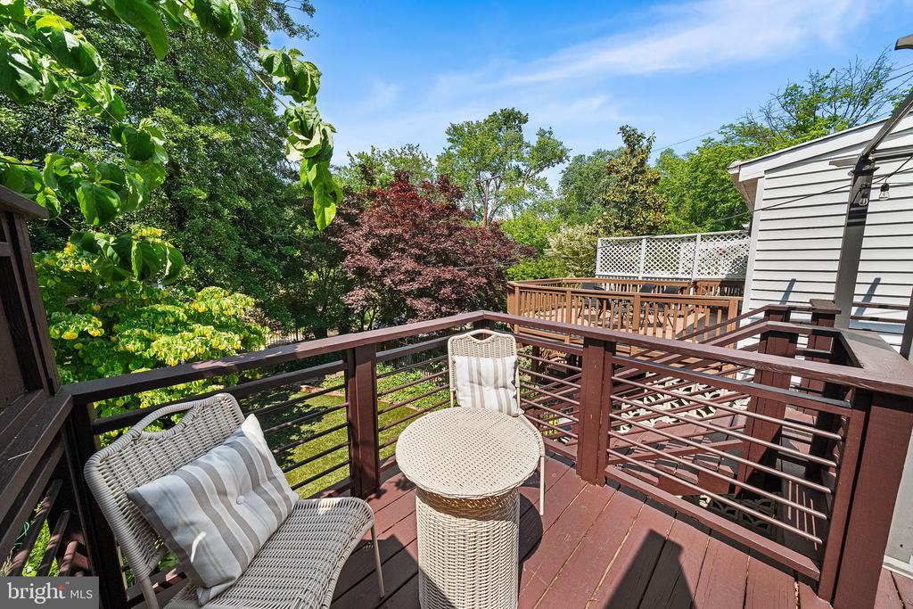 10 E LINDEN STREET