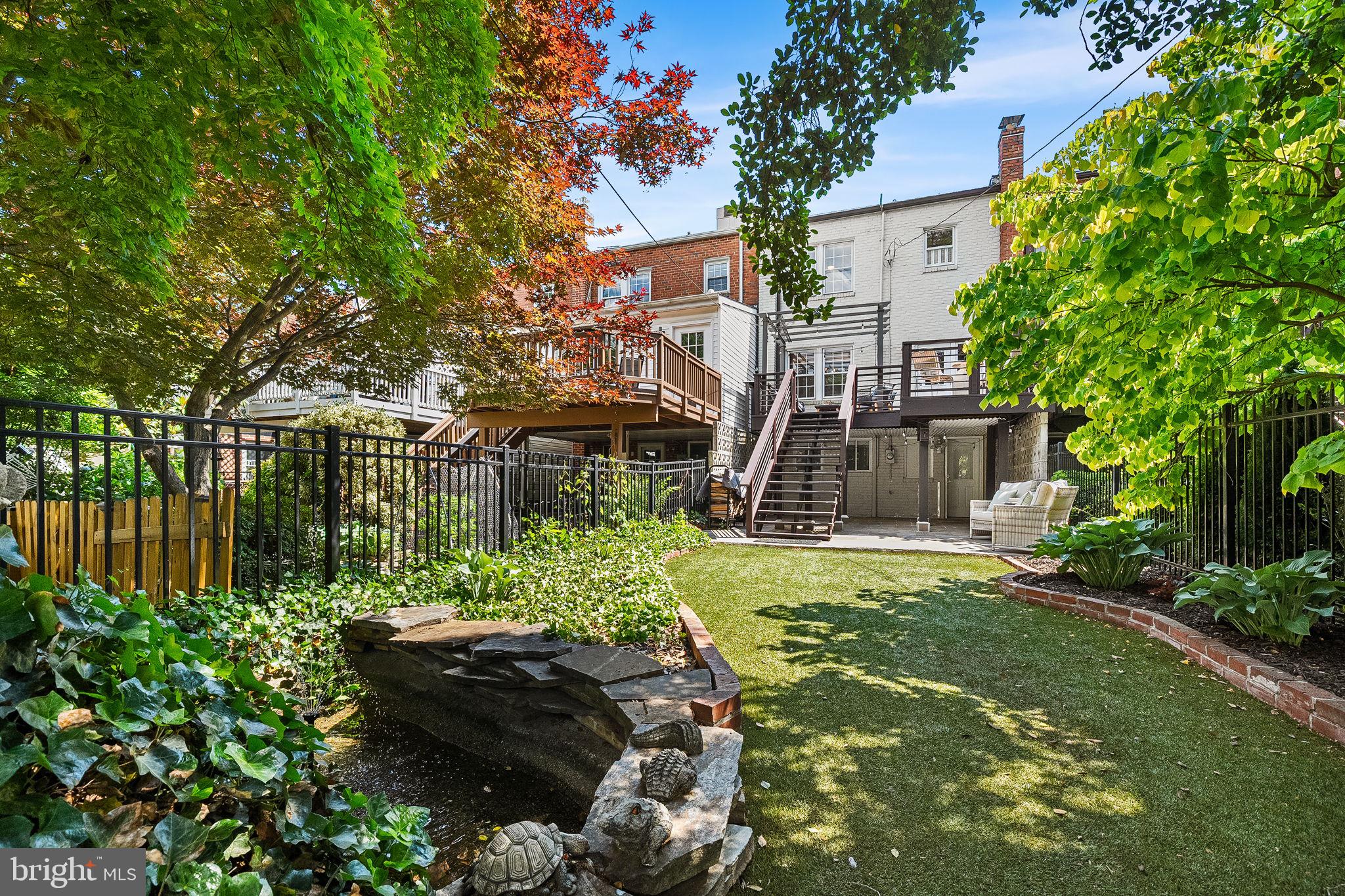 10 E LINDEN STREET