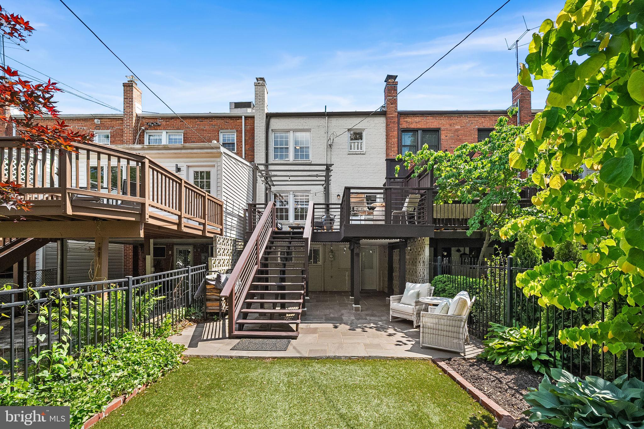 10 E LINDEN STREET