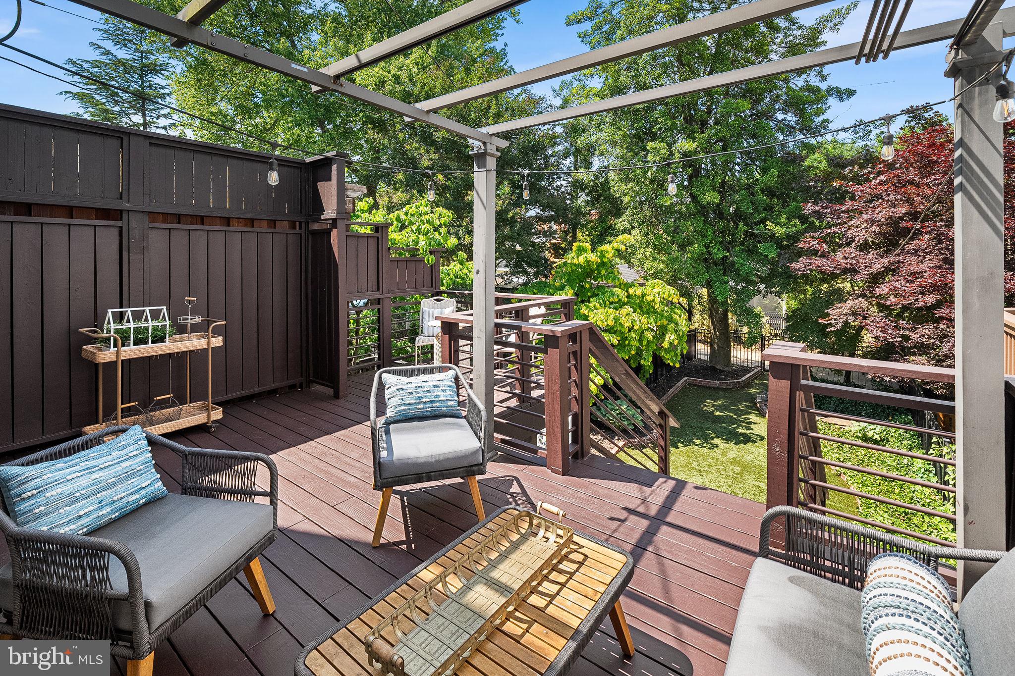 10 E LINDEN STREET