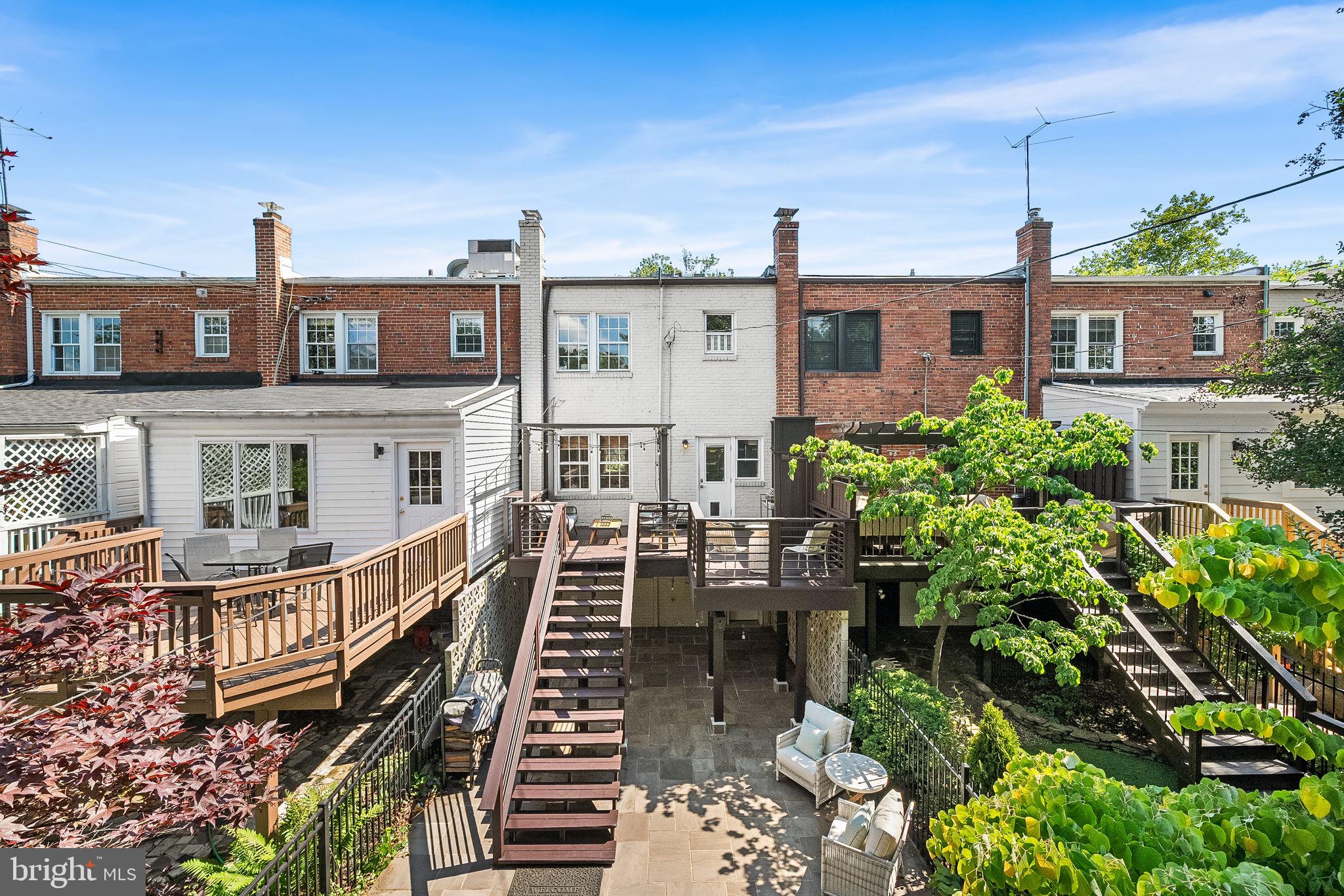 10 E LINDEN STREET
