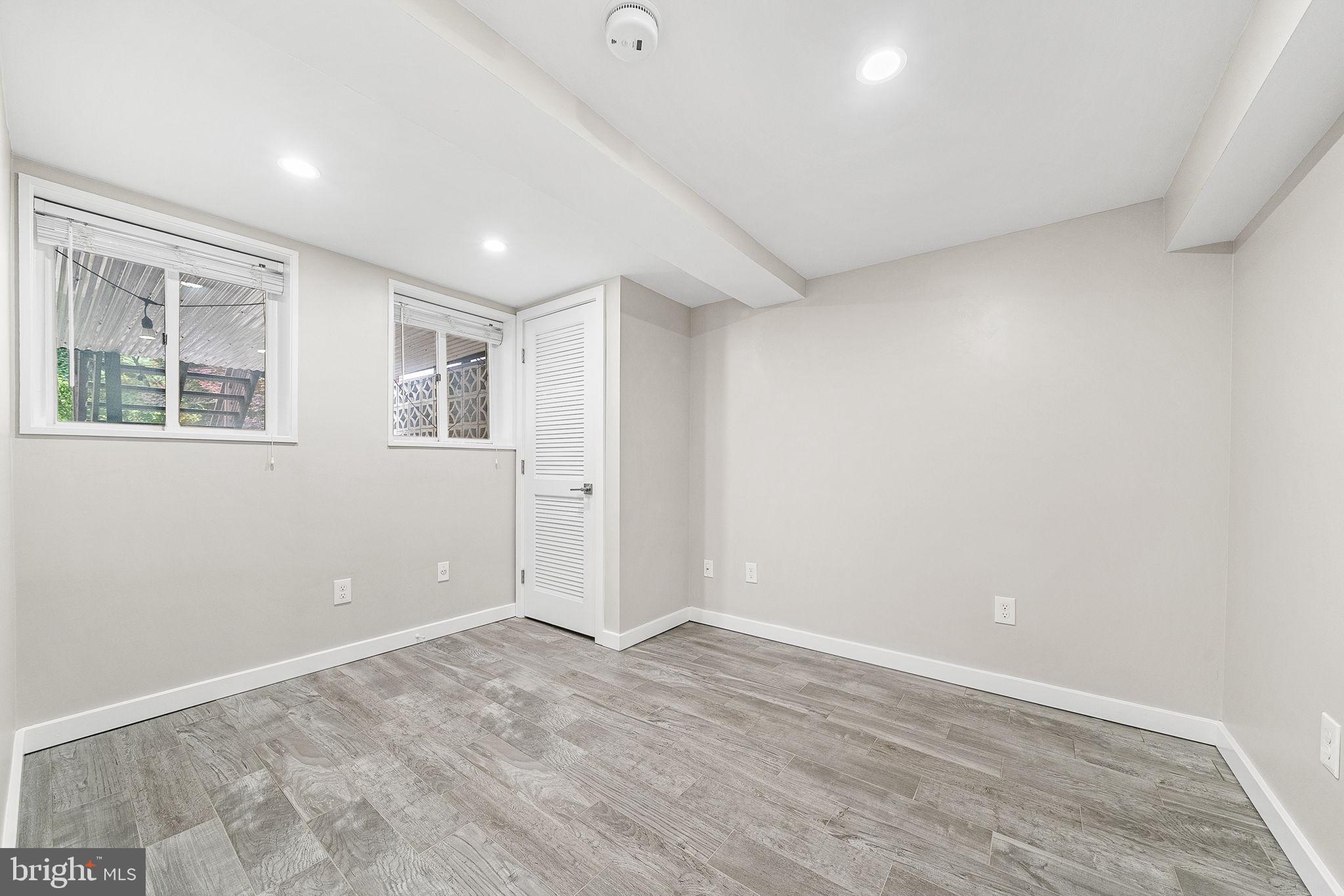10 E LINDEN STREET