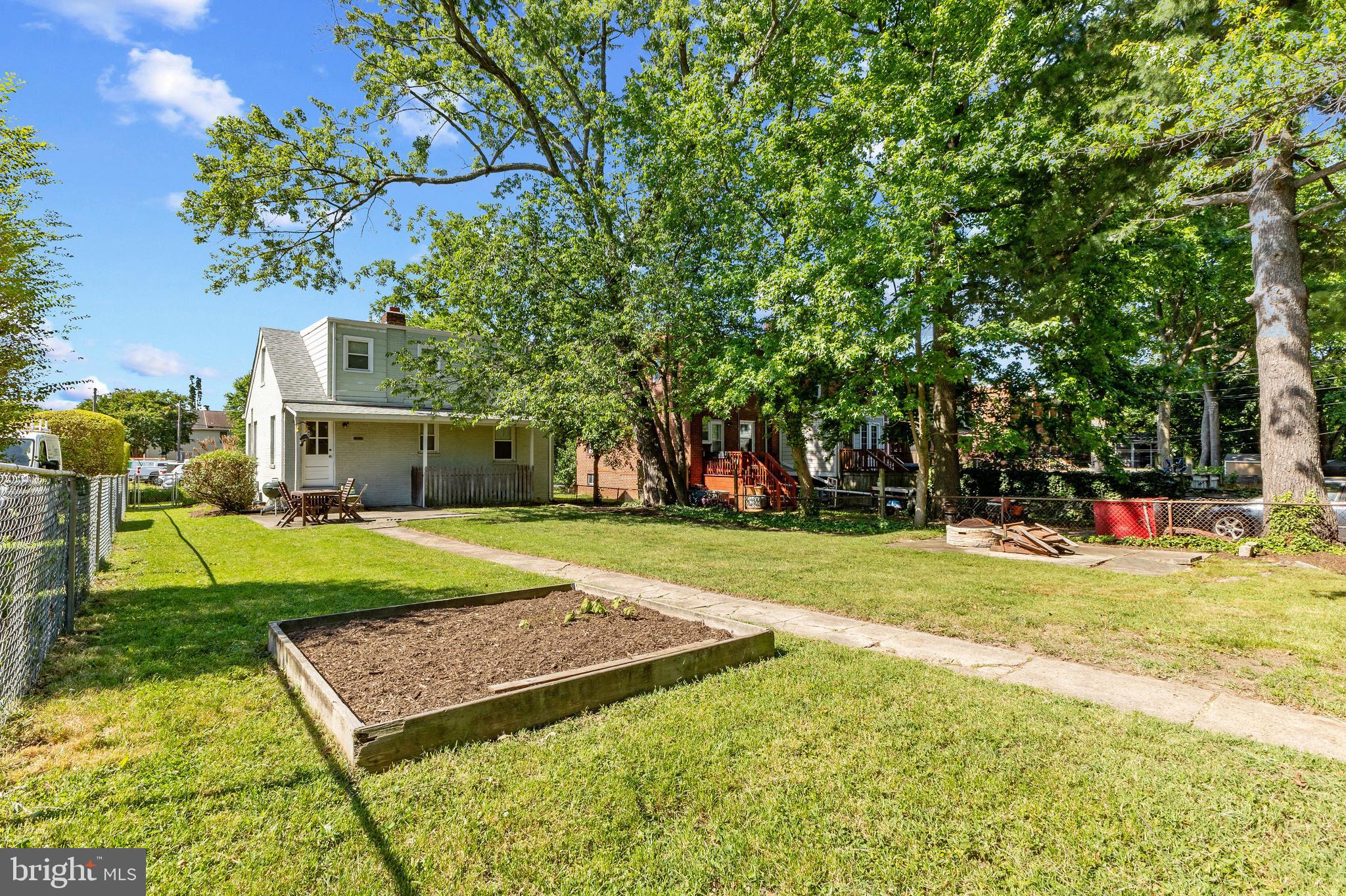 530 E ALEXANDRIA AVENUE
