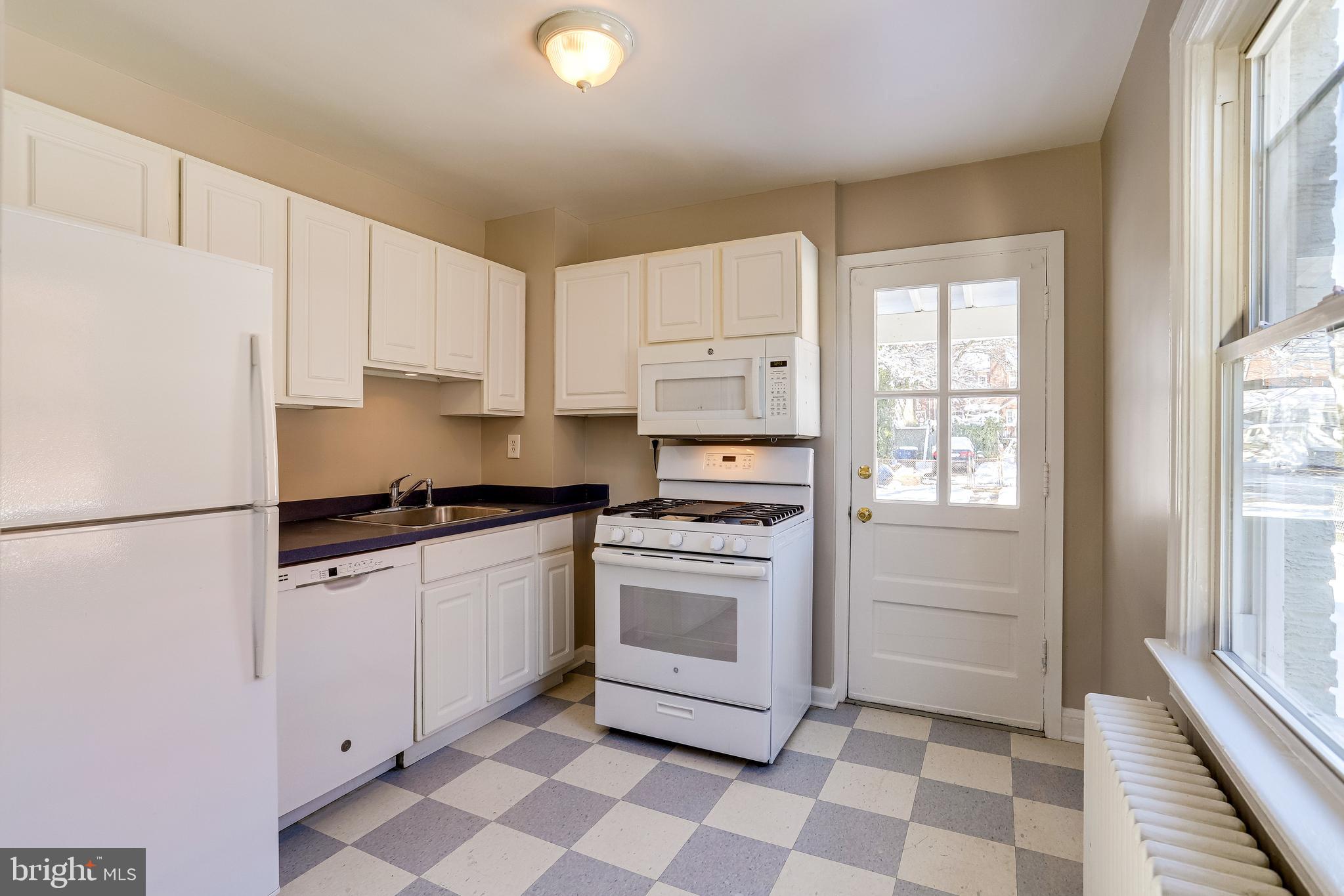 530 E ALEXANDRIA AVENUE