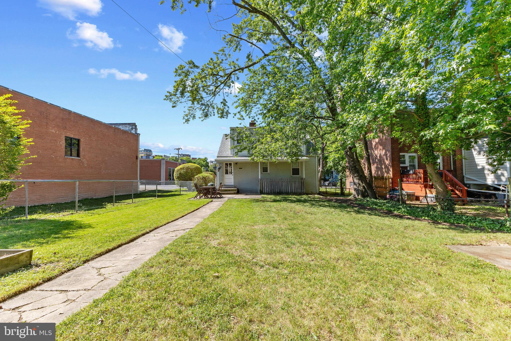 530 E ALEXANDRIA AVENUE