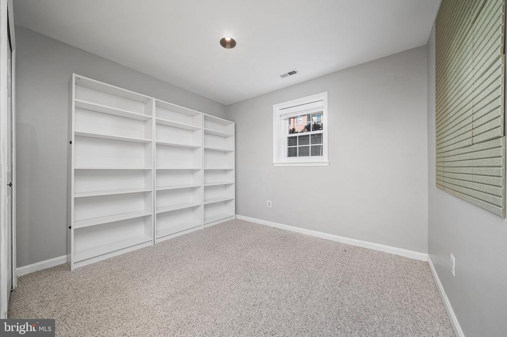 1258 QUAKER HILL DRIVE