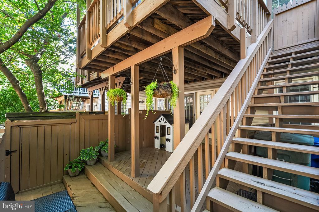 1258 QUAKER HILL DRIVE