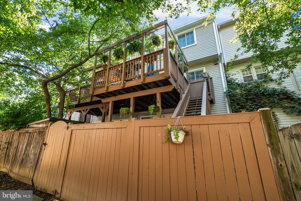 1258 QUAKER HILL DRIVE