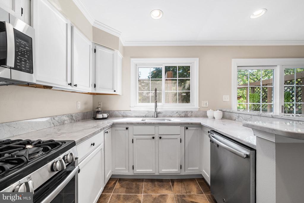 1258 QUAKER HILL DRIVE