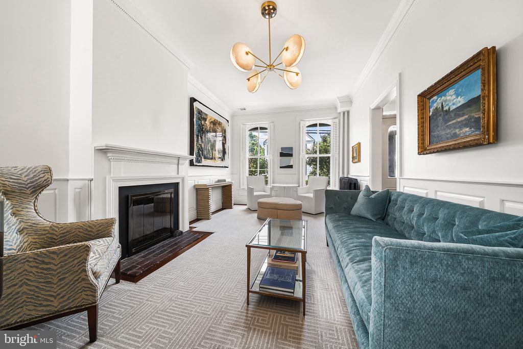 220 S FAIRFAX STREET
