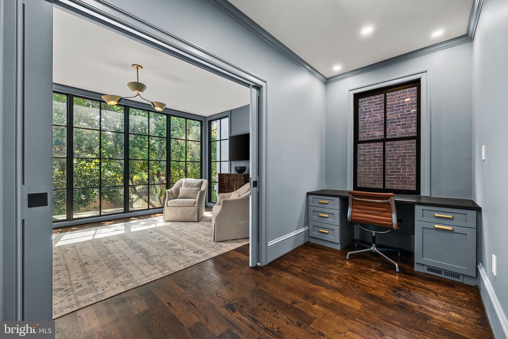 220 S FAIRFAX STREET