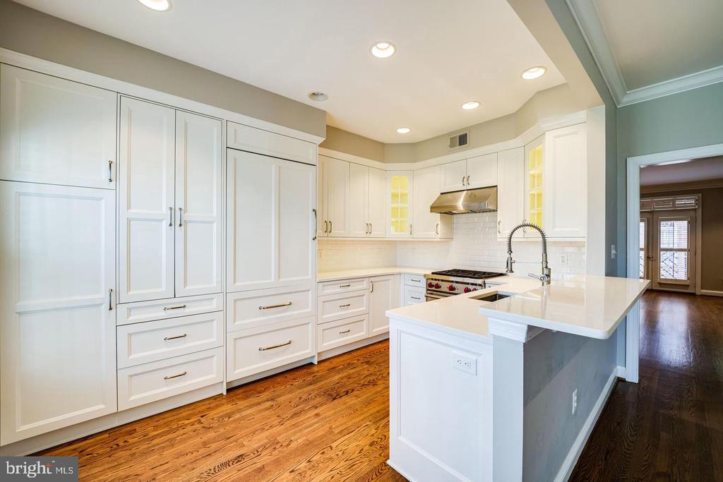 819 RIVERGATE PLACE
