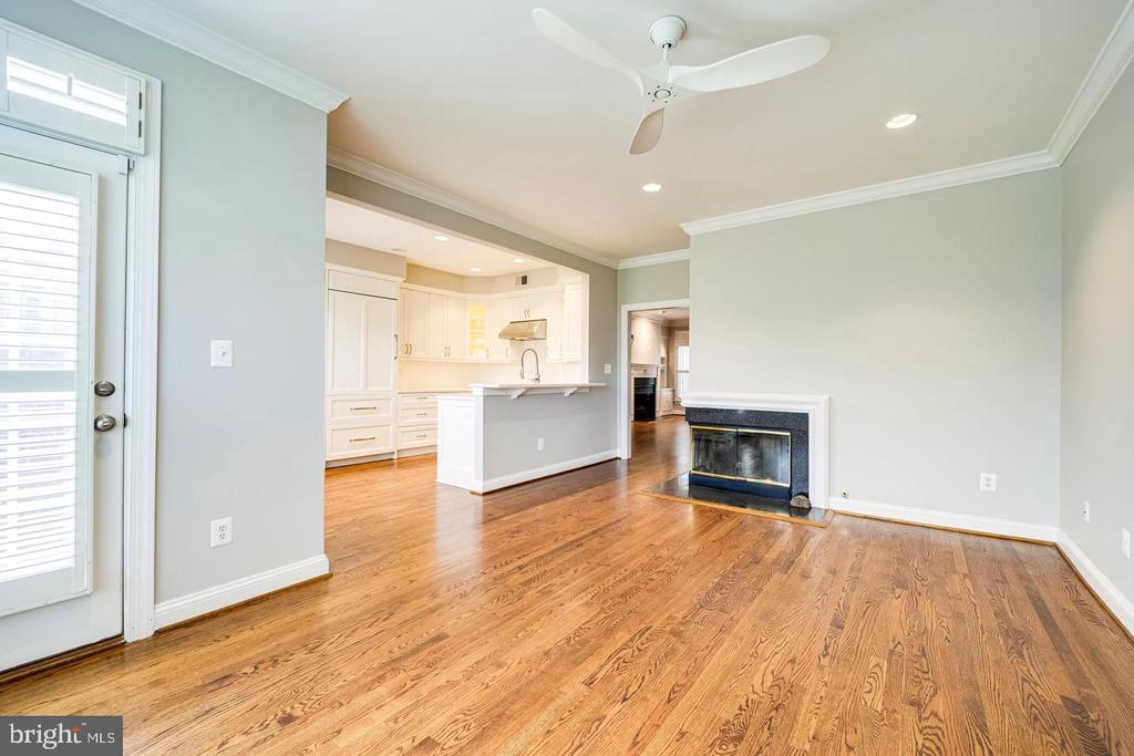 819 RIVERGATE PLACE