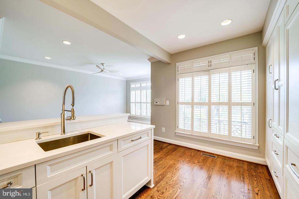 819 RIVERGATE PLACE