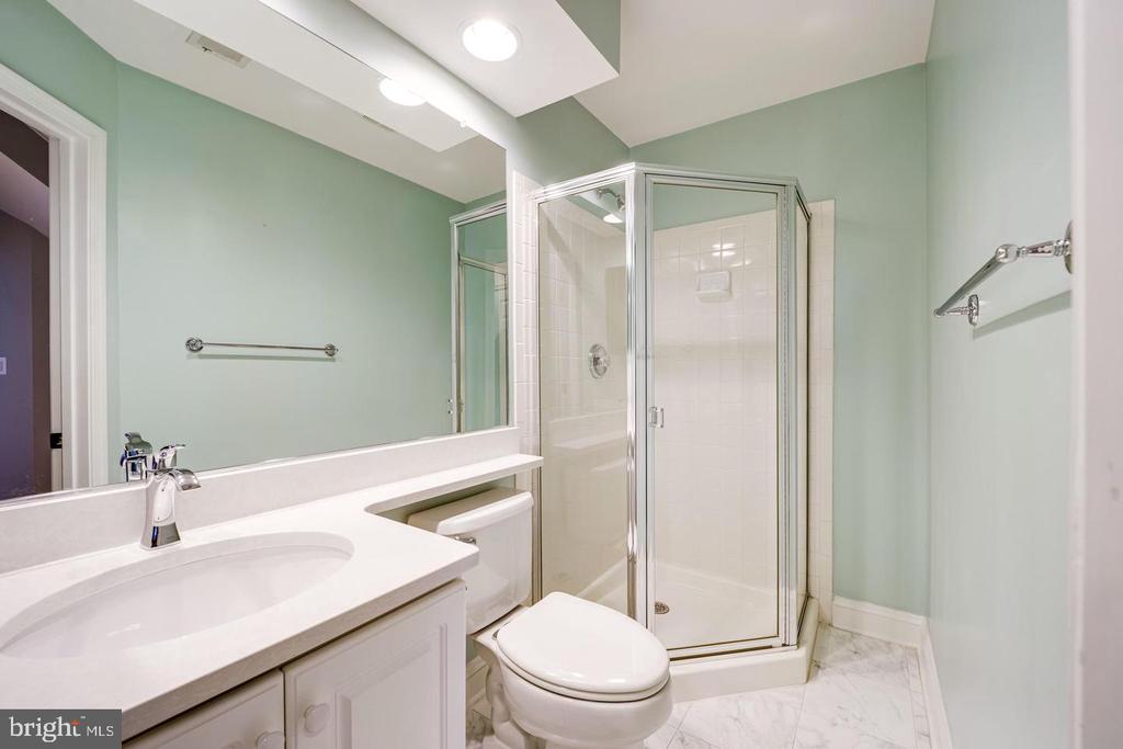 819 RIVERGATE PLACE