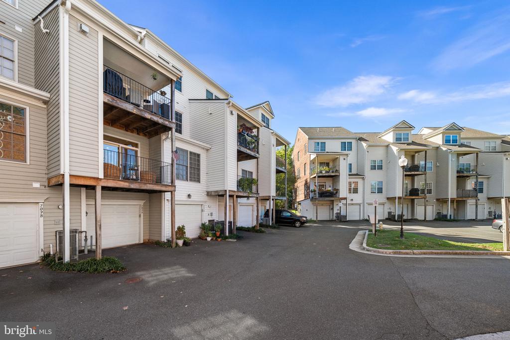 709 MASSEY LANE N Unit: A