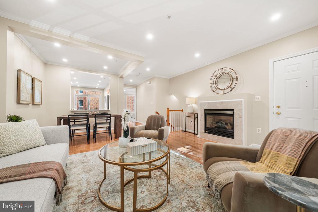 709 MASSEY LANE N Unit: A