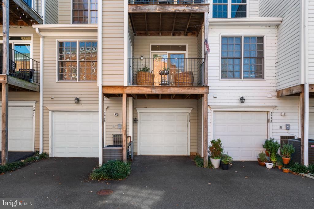 709 MASSEY LANE N Unit: A