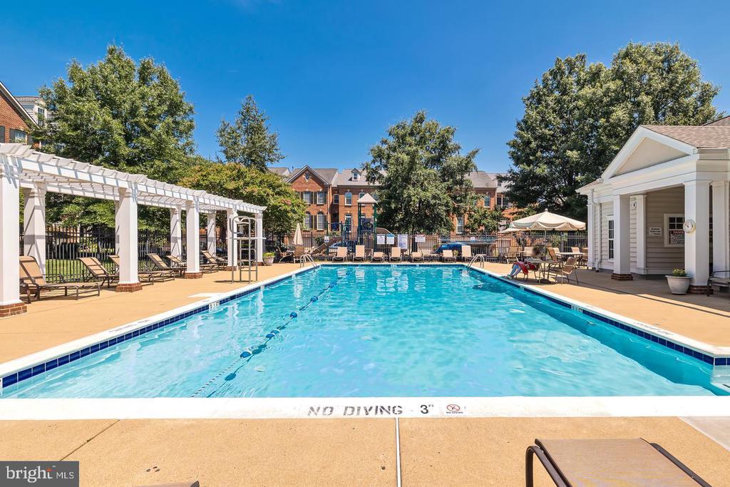 709 MASSEY LANE N Unit: A