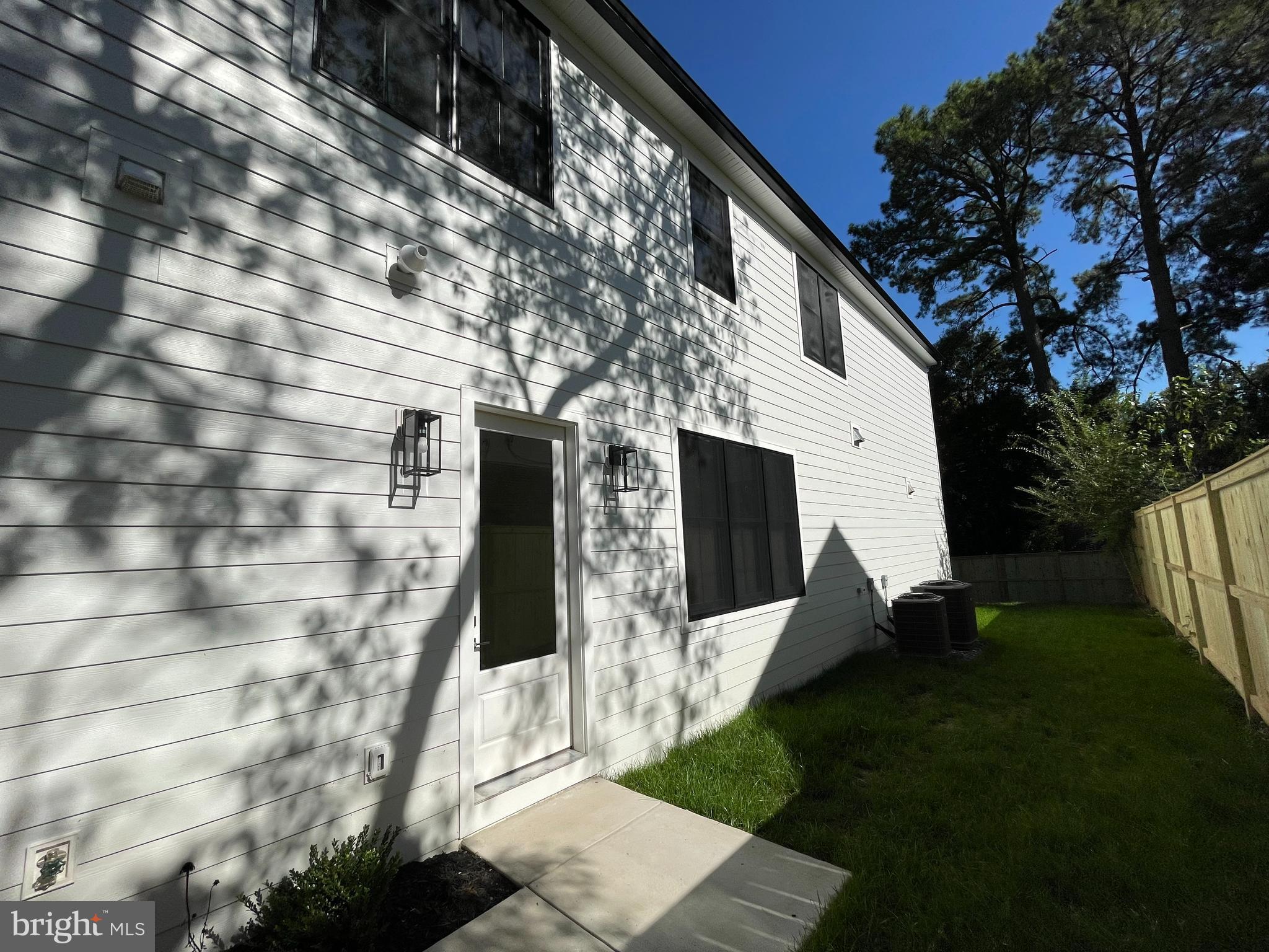8008 Wellington Rd