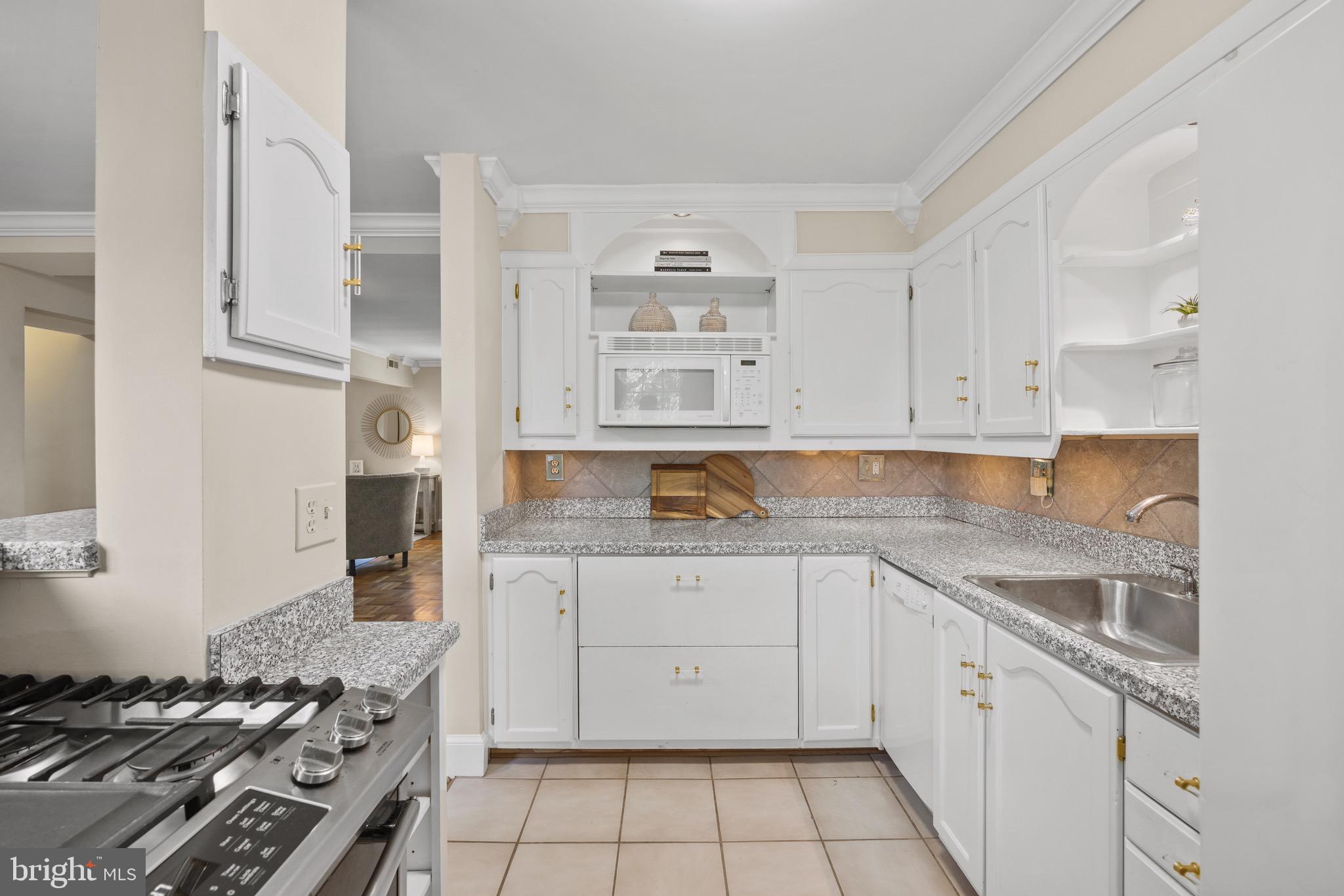 6601 E Wakefield DRIVE Unit: B2