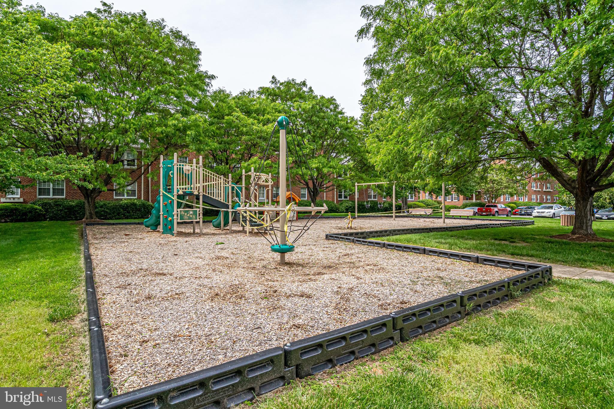 6601 E Wakefield DRIVE Unit: B2