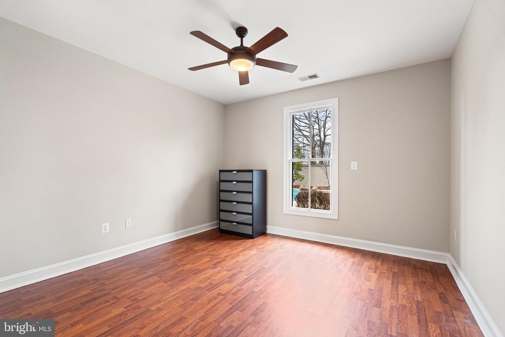 1500 Collingwood Rd