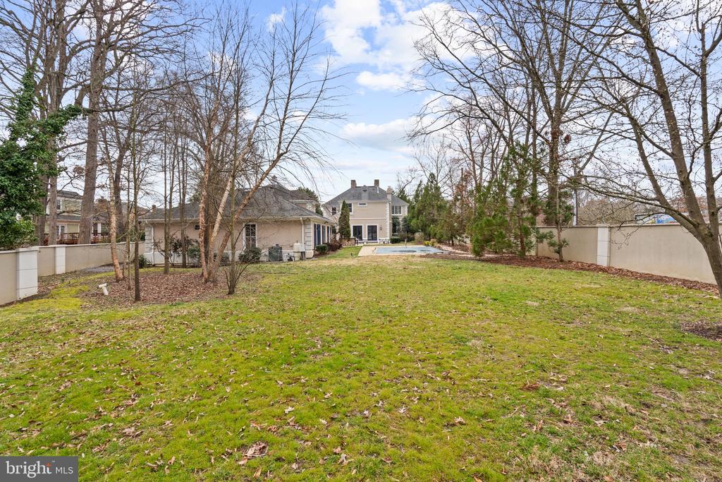 1500 Collingwood Rd