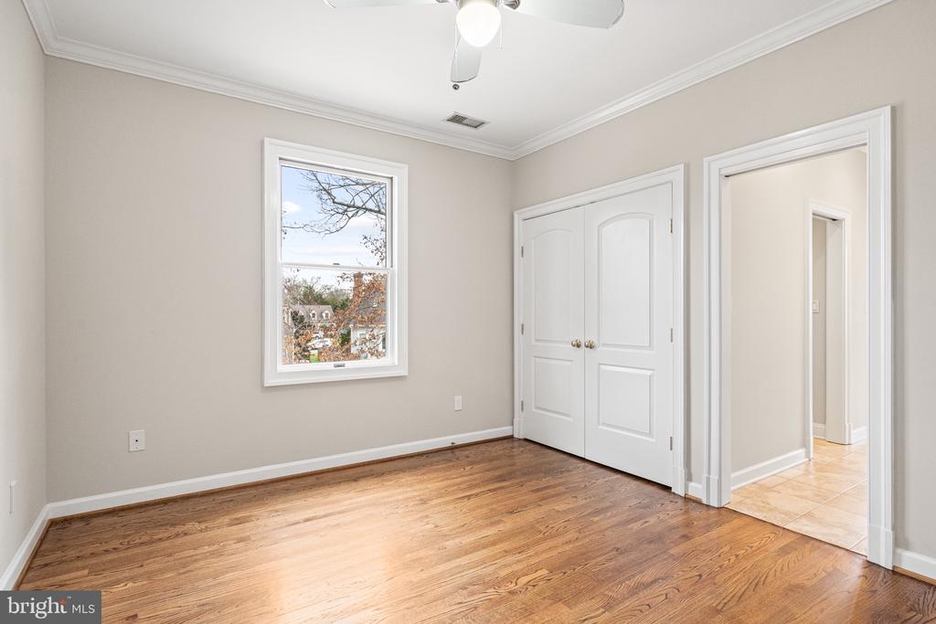 1500 Collingwood Rd