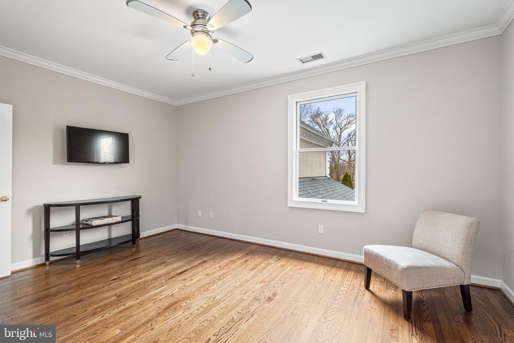 1500 Collingwood Rd