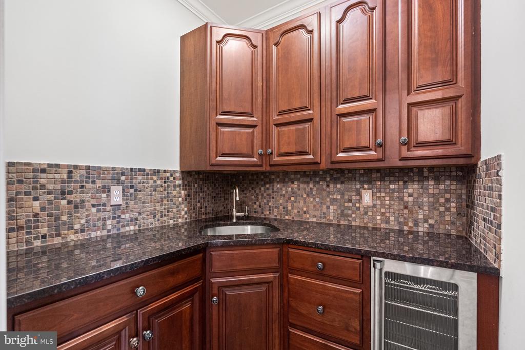 1500 Collingwood Rd