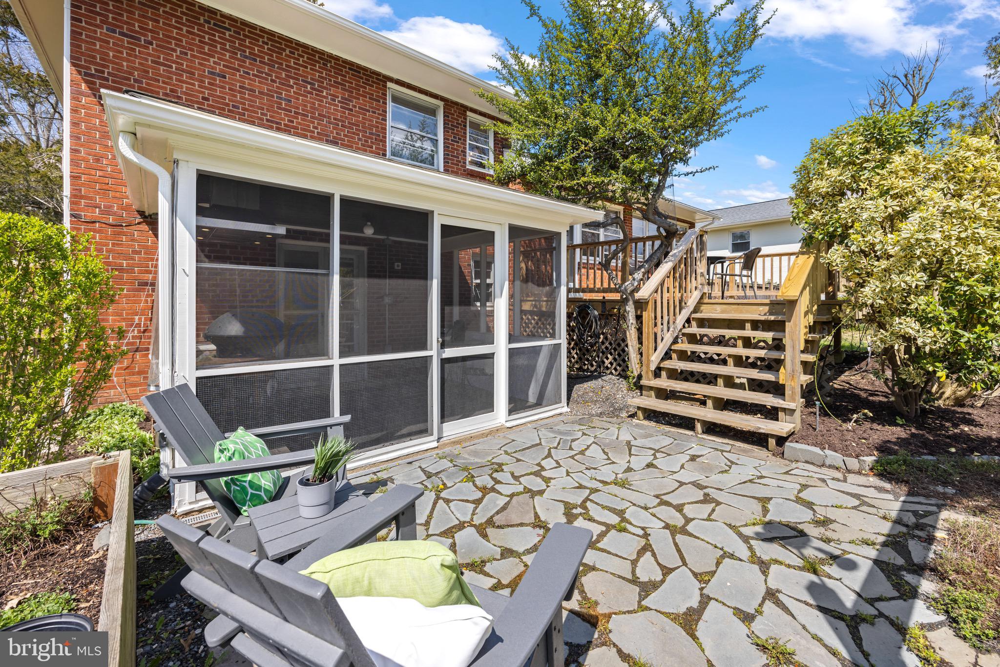 8321 Ashwood Dr