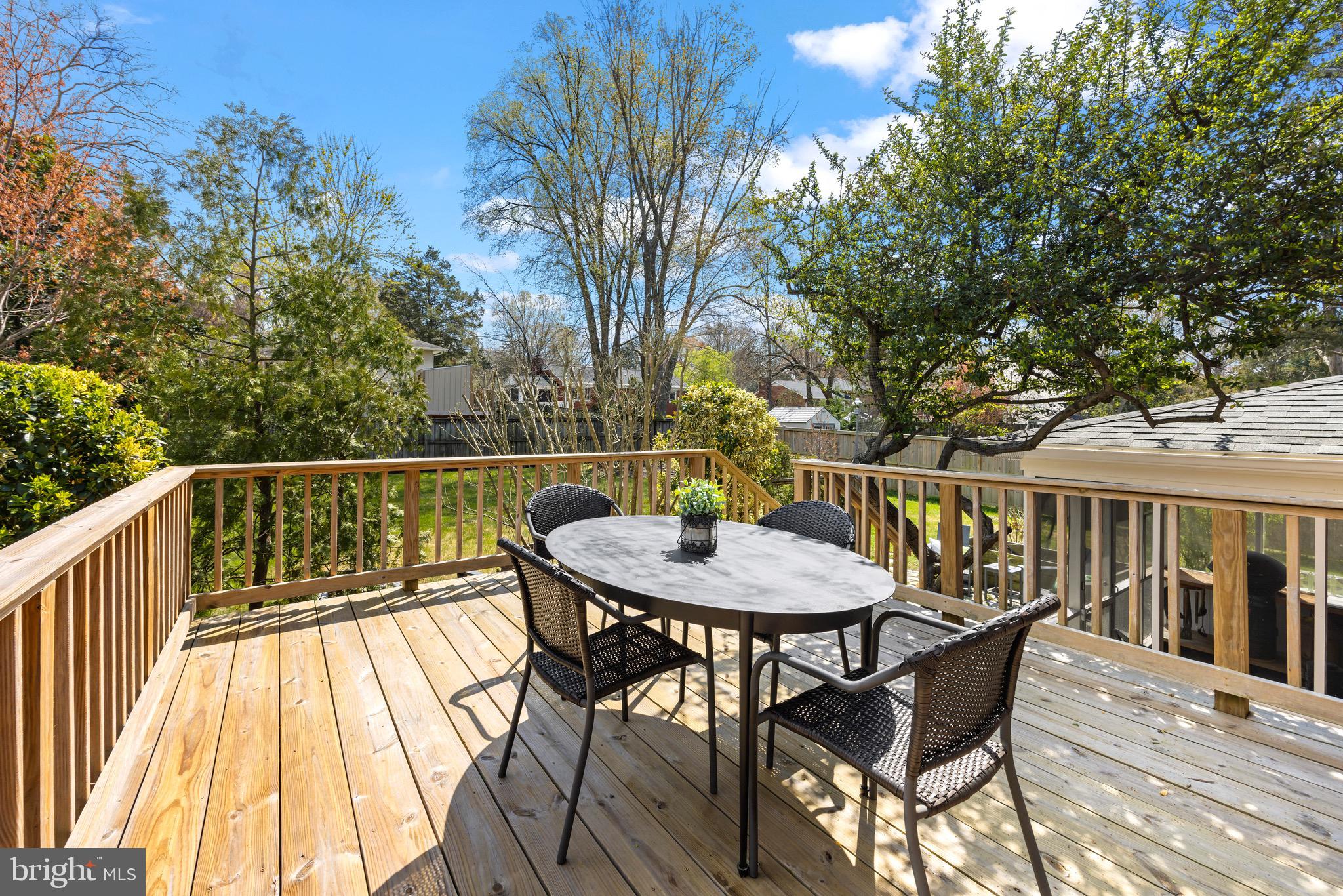 8321 Ashwood Dr