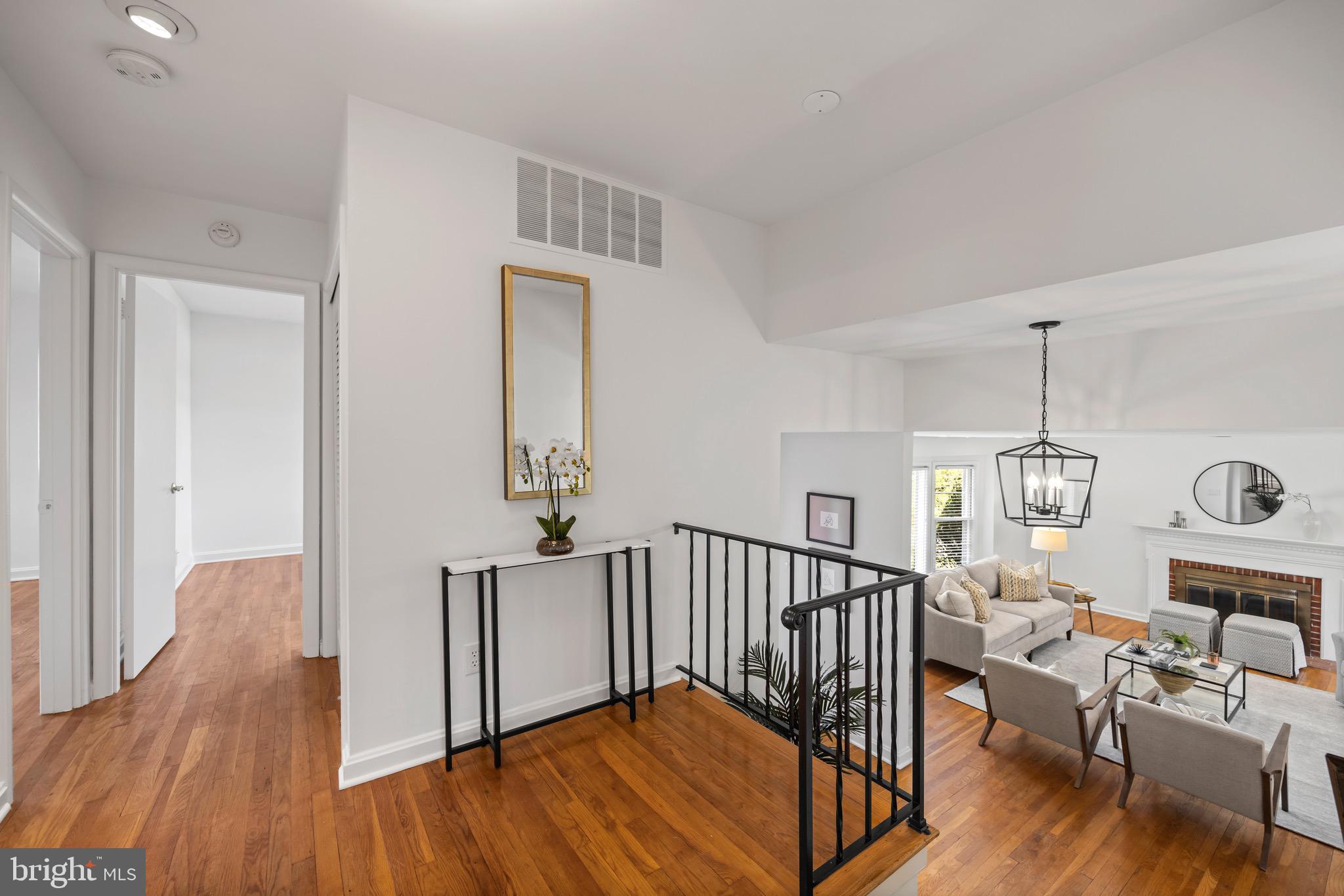 8321 Ashwood Dr