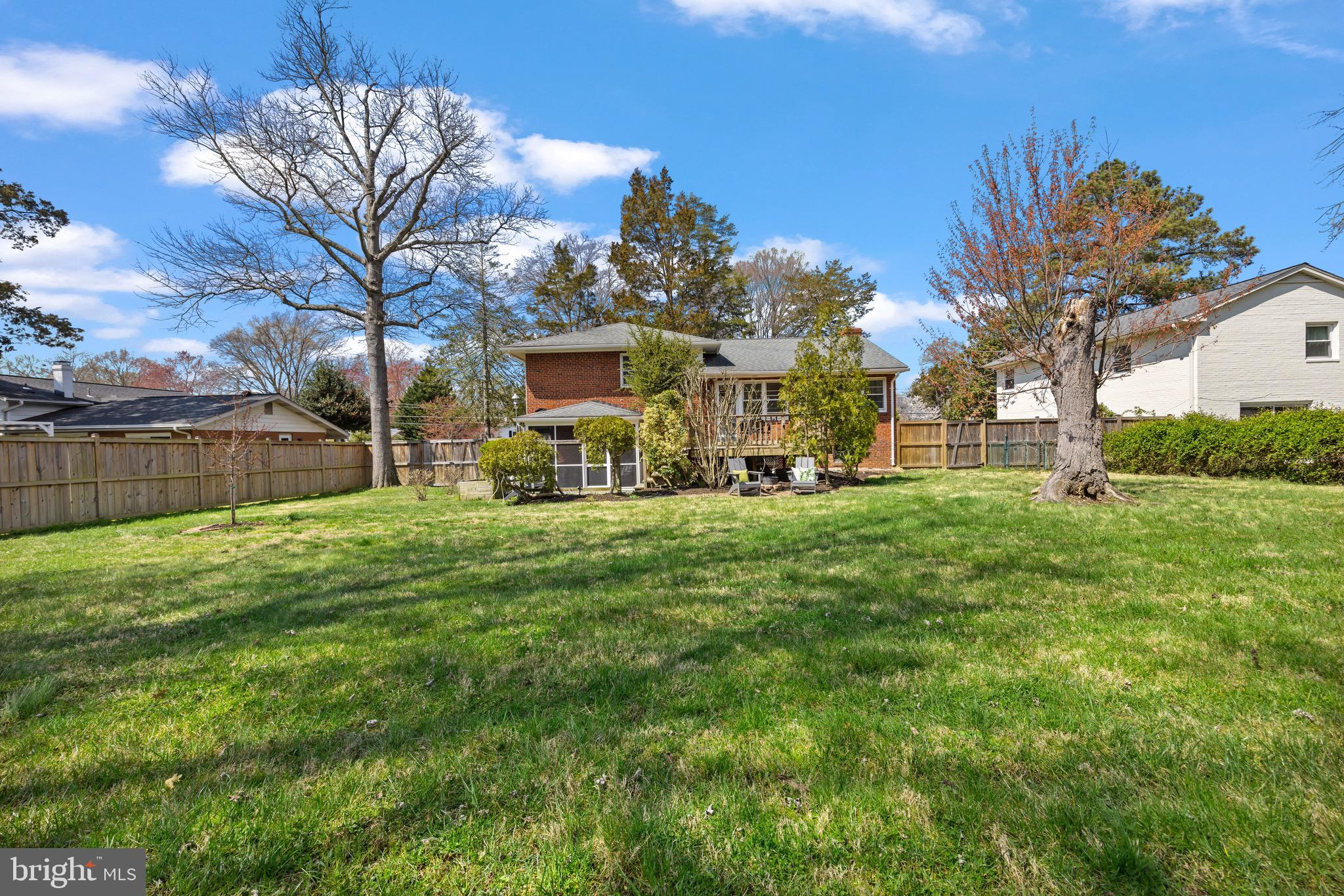 8321 Ashwood Dr