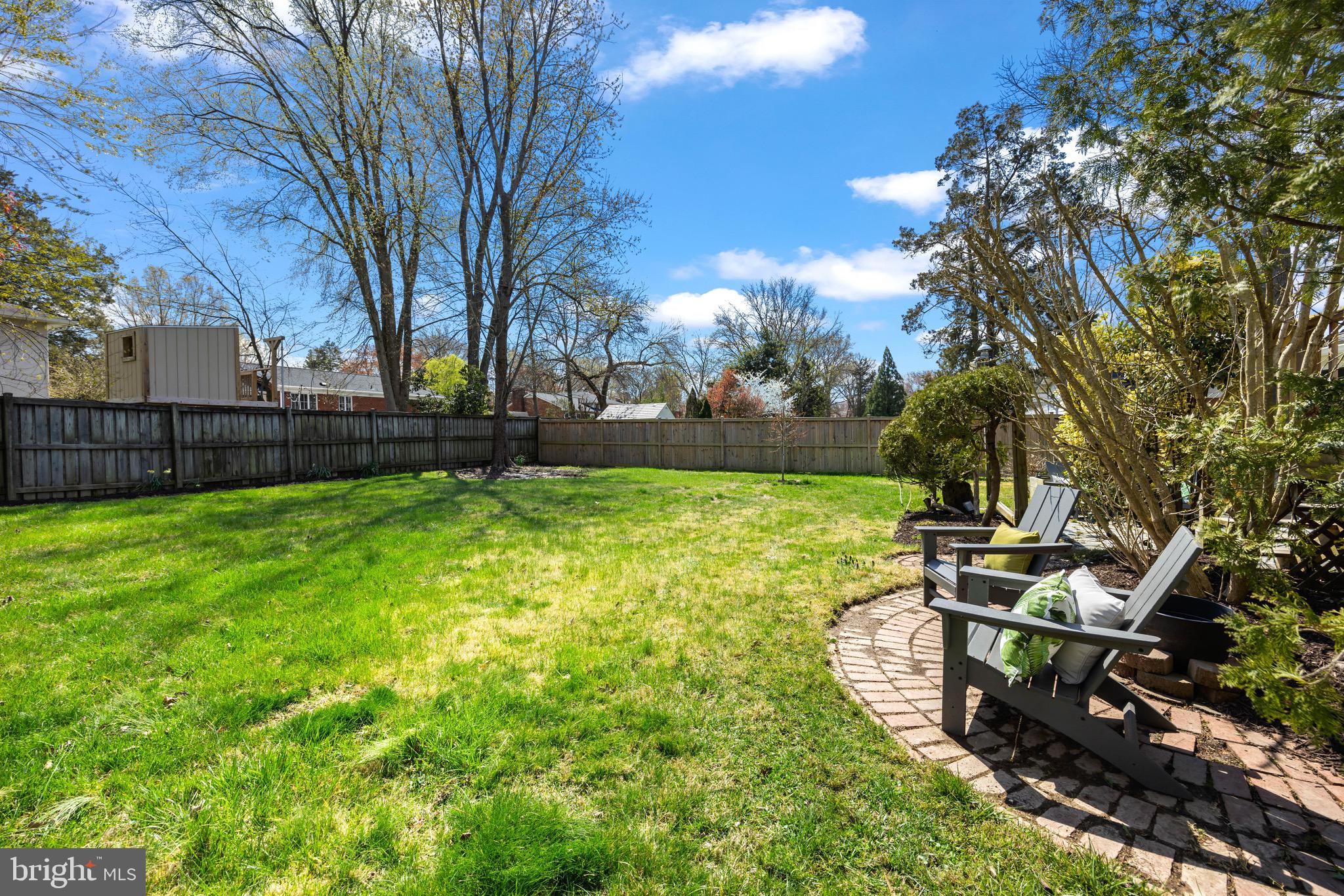 8321 Ashwood Dr