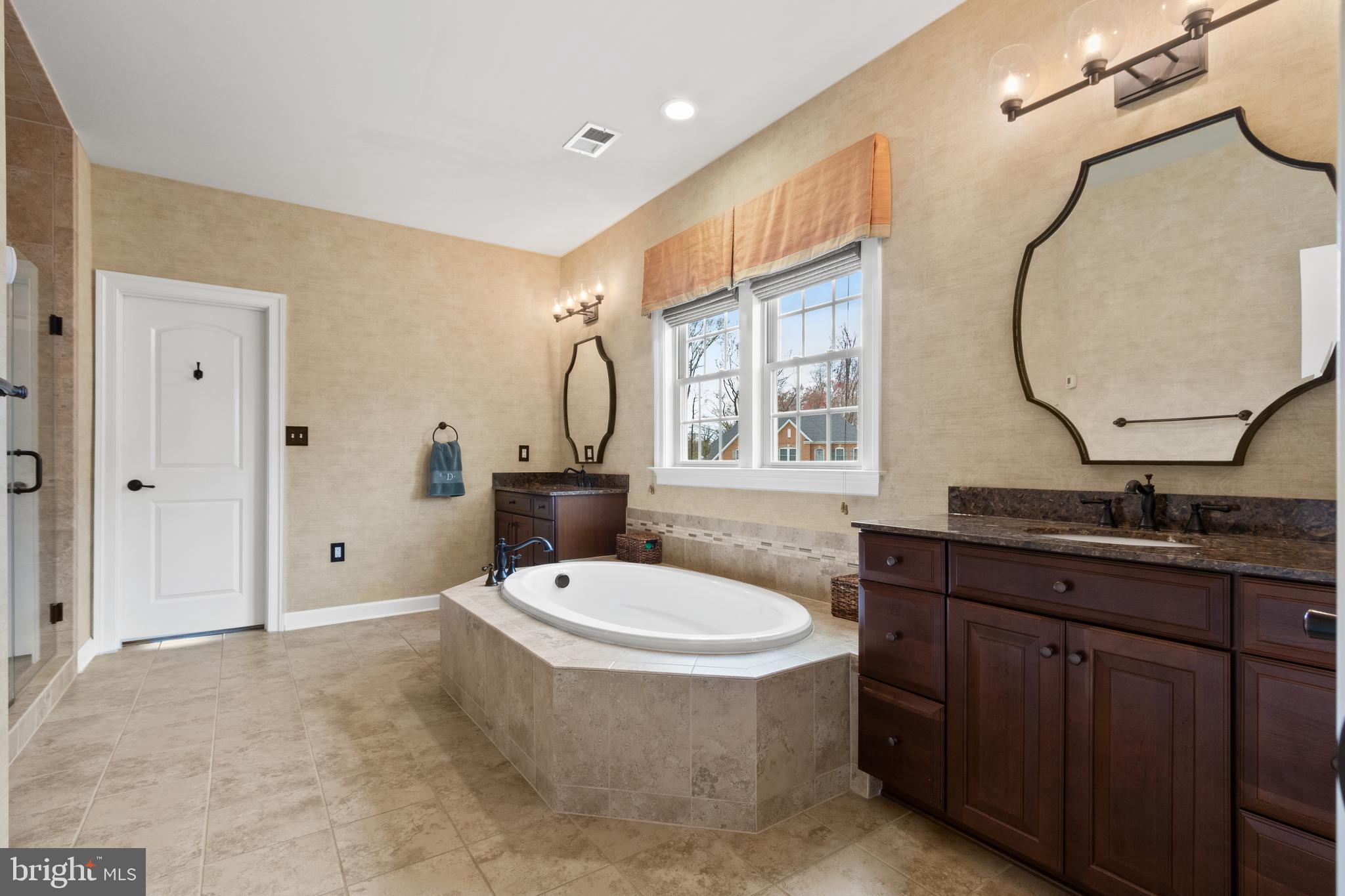 1384 Bishop Crest Ct
