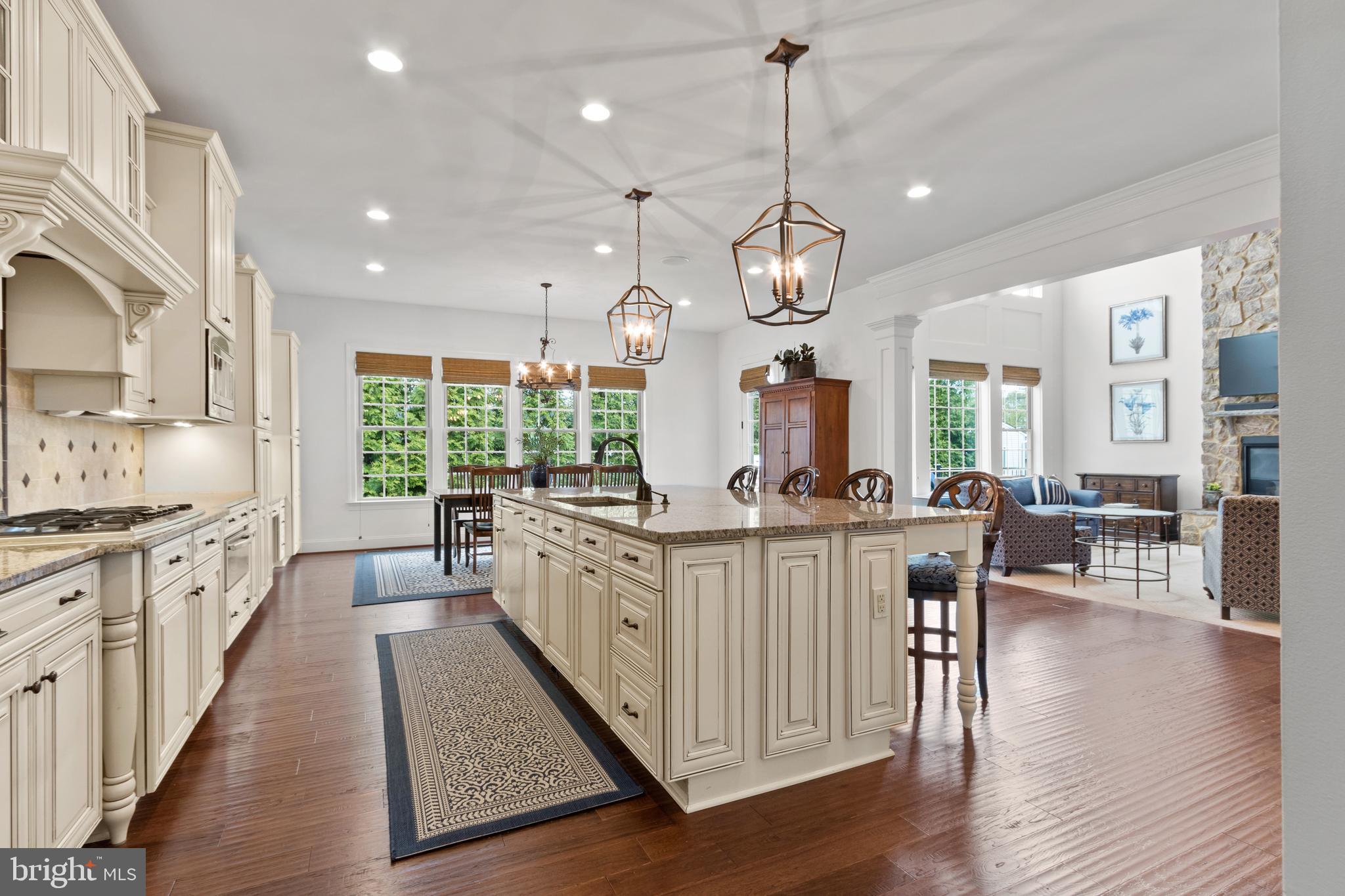 1384 Bishop Crest Ct