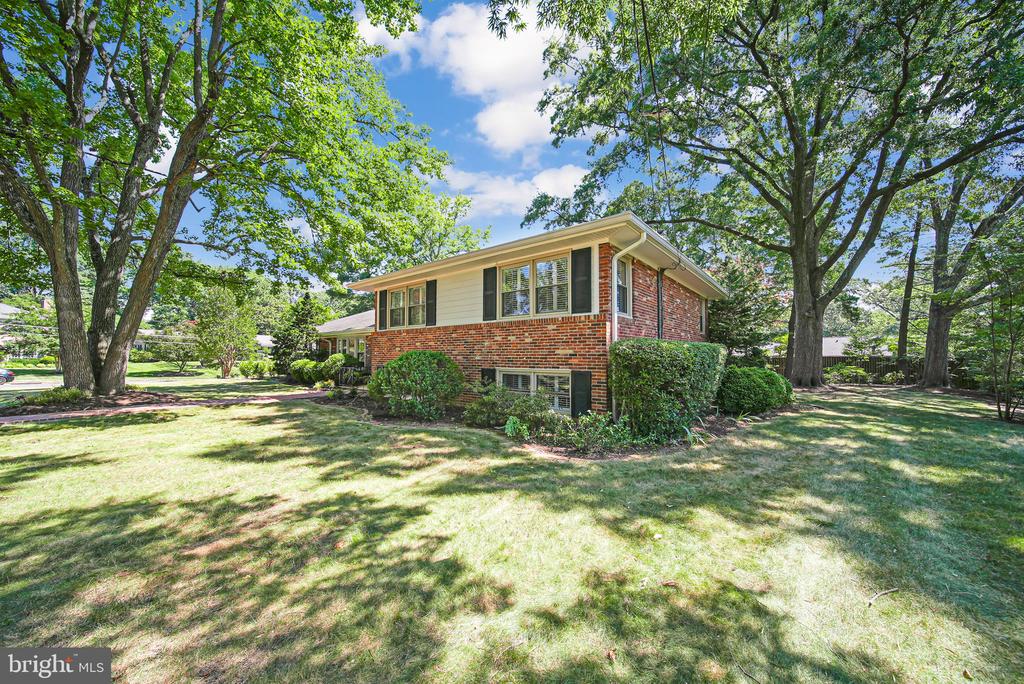 7401 Gatewood Ct