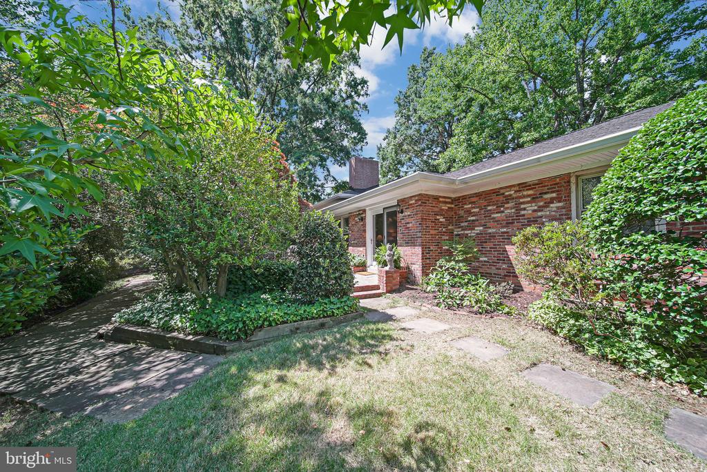 7401 Gatewood Ct