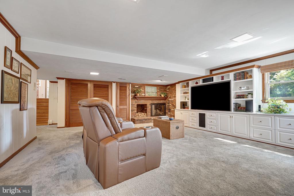7401 Gatewood Ct