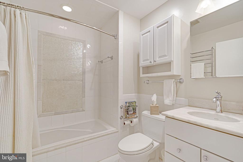 7401 Gatewood Ct