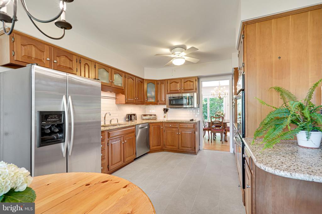 7401 Gatewood Ct