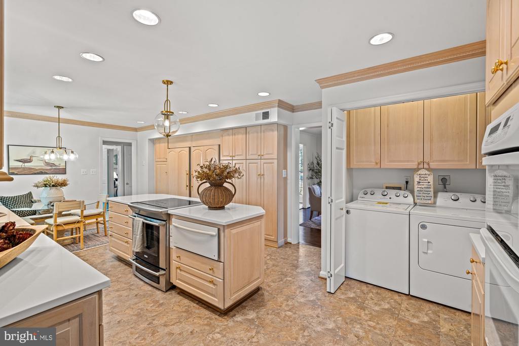 824 Emerald Dr