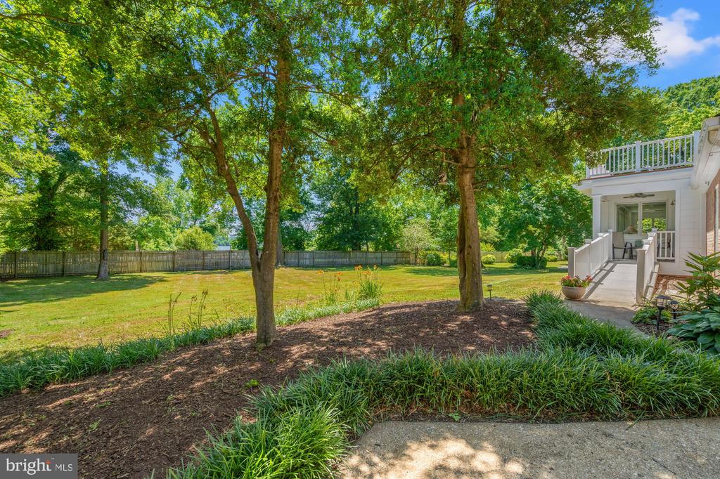 824 Emerald Dr