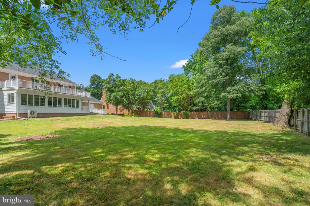 824 Emerald Dr