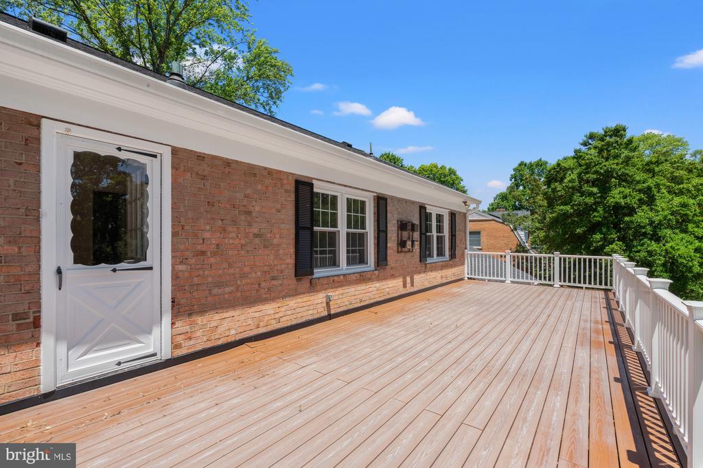 824 Emerald Dr