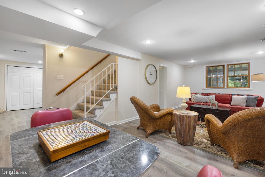 902 Danton Ln